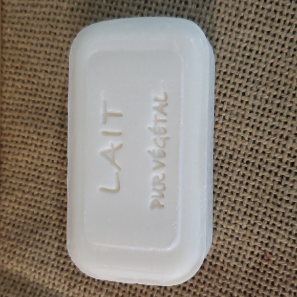 Olive Wood soap dish with France soap - Picture 4 of 4